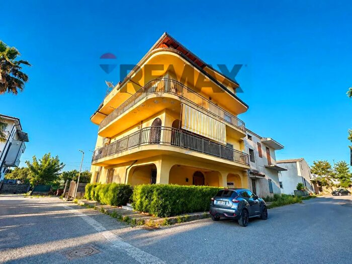 Appartamento con 7 locali in vendita in Via Antonio Vivaldi, CoriglianoRossano