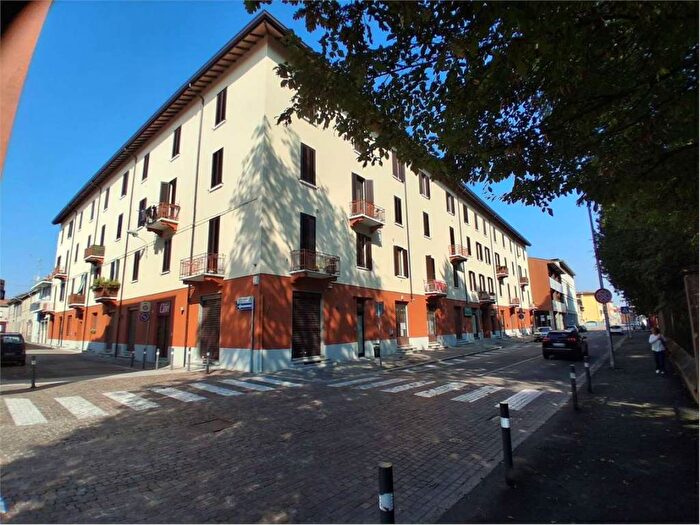 Appartamento bilocale in affitto in Via Roma, BovisioMasciago