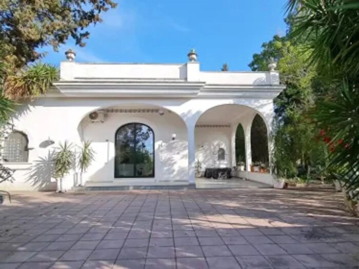 Casa con 6 locali in vendita in Strada Vicinale Pagliere Pozzo Dolce, Cutrofiano