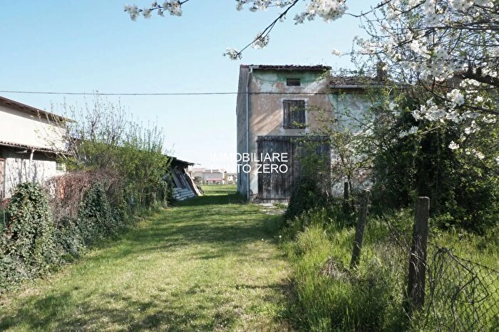 Casa con 6 locali in vendita in Via Partigiani dItalia, Sorbolo Mezzani