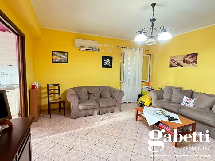 Appartamento trilocale in vendita in Via Sandro Pertini Snc, Patti