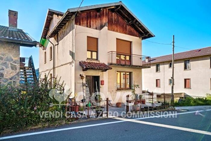 Casa con 5 locali in vendita in Via alle Grigne, Esino Lario