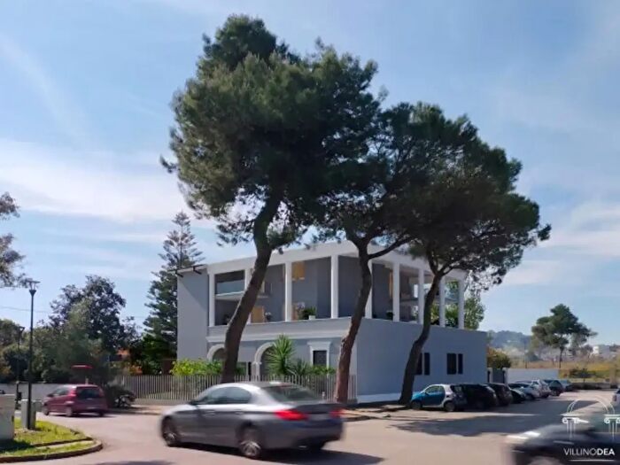 Appartamento trilocale in vendita in Via Edoardo Scarfoglio, Pescara