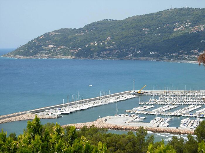 Appartamento bilocale in affitto in Via Marco Polo, Andora