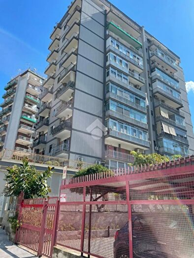 Appartamento quadrilocale in vendita in Via Lucania, Taranto