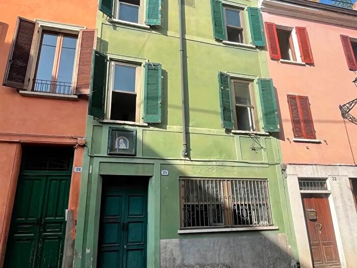 Appartamento con 6 locali in vendita in Mantova