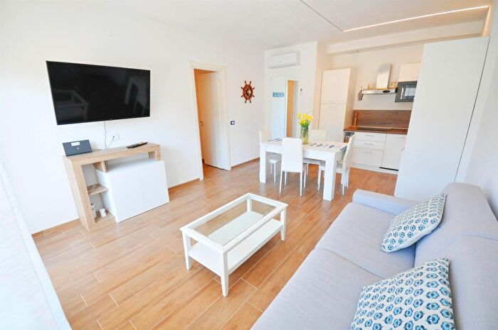 Appartamento quadrilocale in affitto in Ameglia