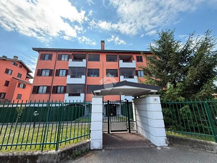 Appartamento trilocale in vendita in Via Attilio Vale, Noviglio