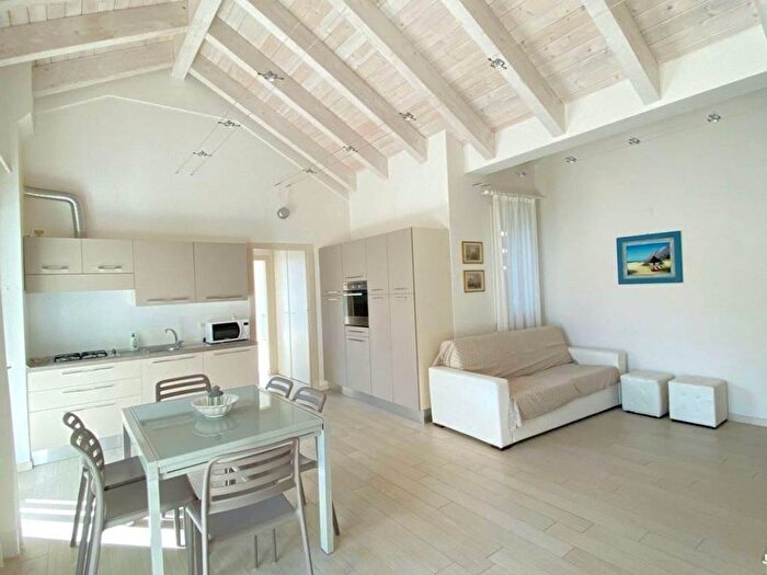 Appartamento quadrilocale in affitto in Viale Ugo Bassi, Abissinia, Riccione