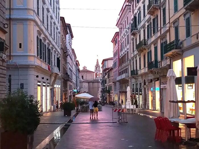 Appartamento trilocale in vendita in Ancona