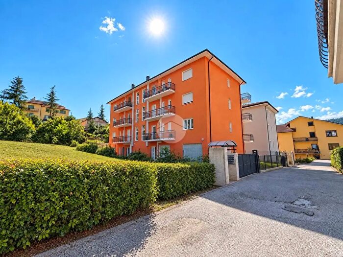 Appartamento con 5 locali in vendita in Via S Sisto, L'Aquila