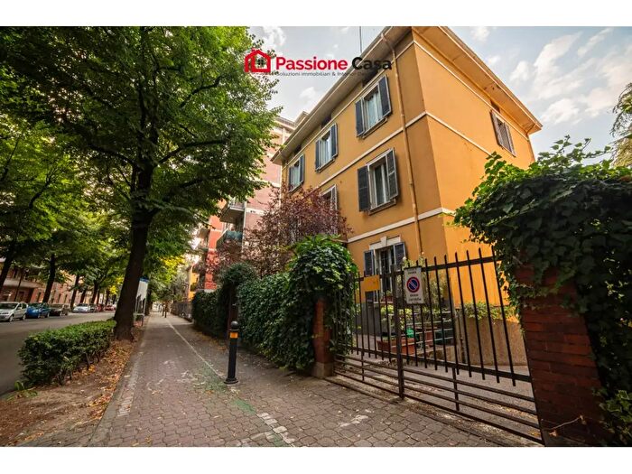 Casa con 9 locali in vendita in Parma