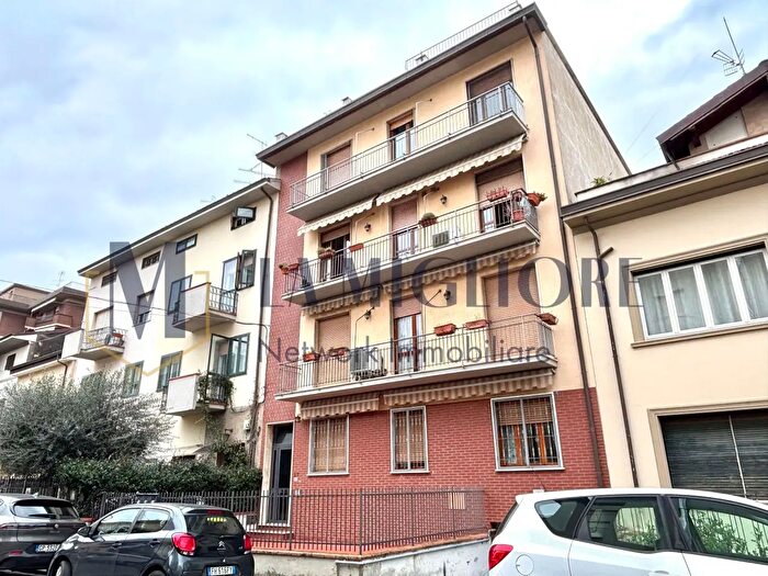 Appartamento con 5 locali in vendita in Via Guarducci, Prato