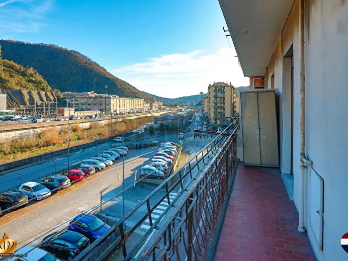 Appartamento con 7 locali in vendita in Genova