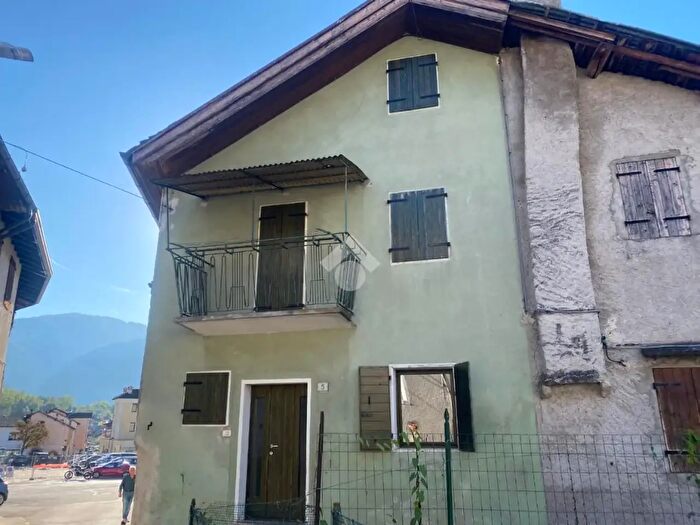 Casa trilocale in vendita in Via Trento, Arsie'