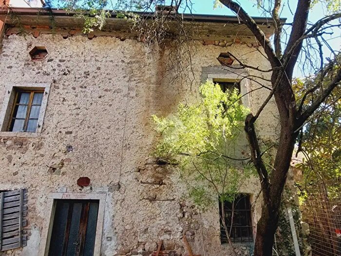 Casa quadrilocale in vendita in Via Ceredello di Sotto, Caprino Veronese