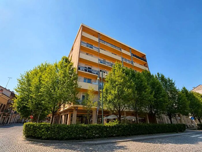 Appartamento trilocale in vendita in Via Roma, Chivasso