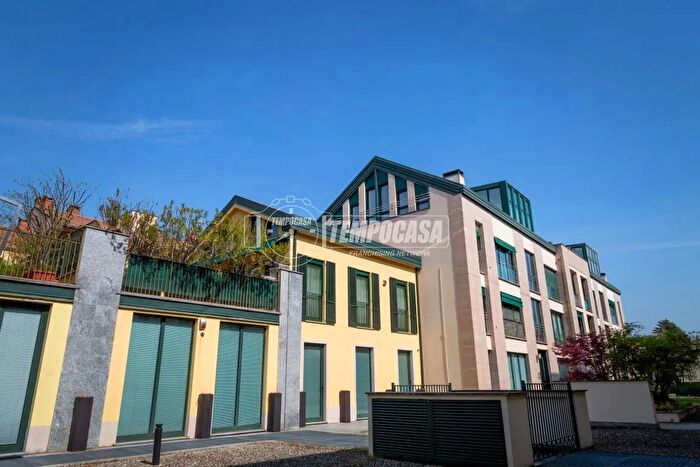 Appartamento quadrilocale in vendita in Via Umberto I, Arcore