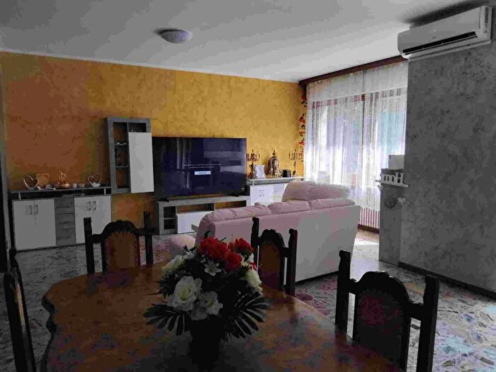 Appartamento con 5 locali in vendita in Alessandria