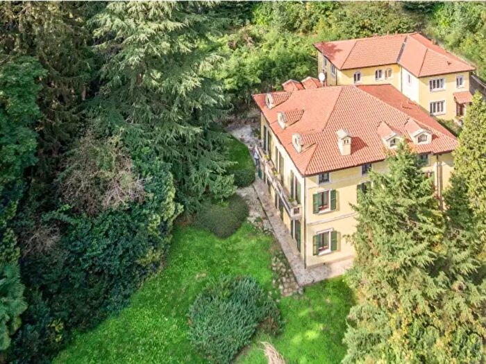 Casa con 6 locali in vendita in Olgiate Molgora