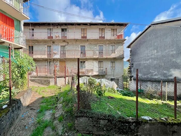 Casa con 12 locali in vendita in Frazione Capoluogo, Monastero Di Lanzo