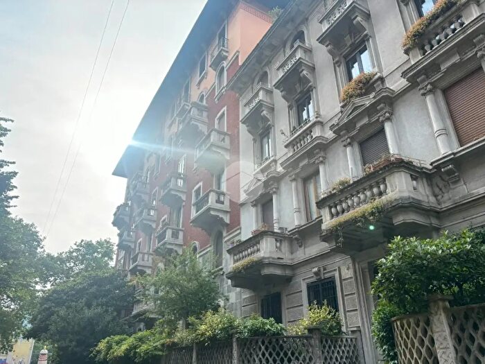 Appartamento trilocale in affitto in Via Mario Giuriati, Milano