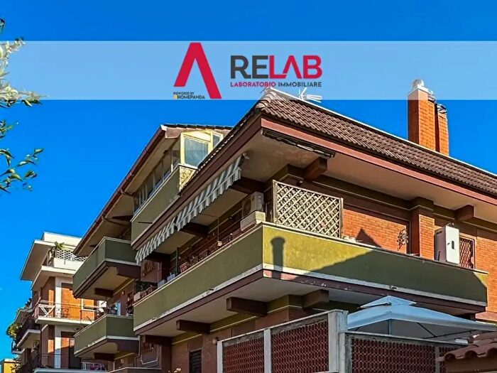 Appartamento trilocale in vendita in Via Gregorio Guglielmi, Roma