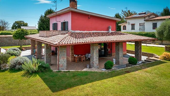 Casa quadrilocale in vendita in Via Carnarolo di Sotto, Zagarolo