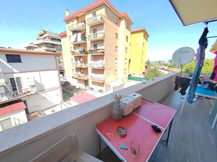 Appartamento trilocale in affitto in Piazza Leonardo da Vinci, Ciampino