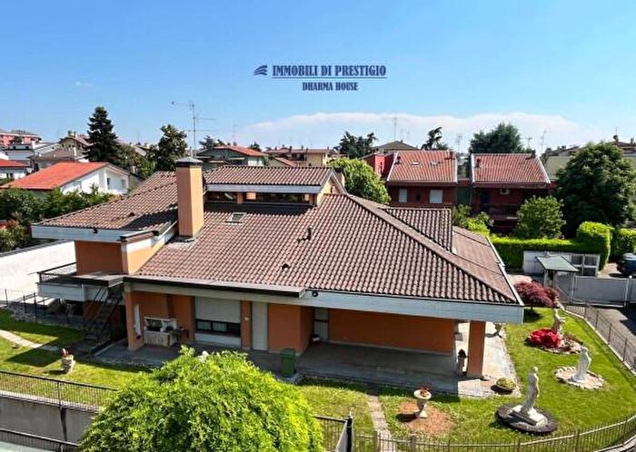 Casa con 6 locali in vendita in Vicolo Fontanile, Cernusco Sul Naviglio