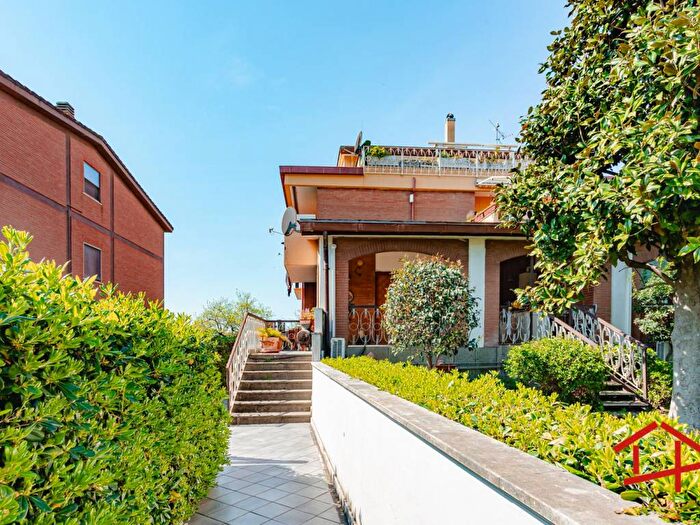 Appartamento quadrilocale in affitto in Via Pietro Foglio, Acilia, Roma