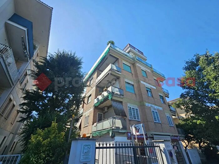 Appartamento trilocale in vendita in Via di Torrevecchia, Roma