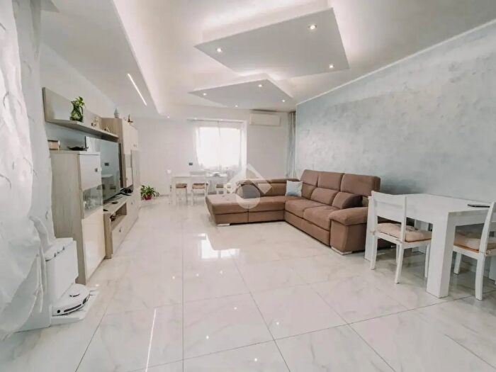 Appartamento trilocale in vendita in Piazza Don Luigi Sturzo, Tarquinia