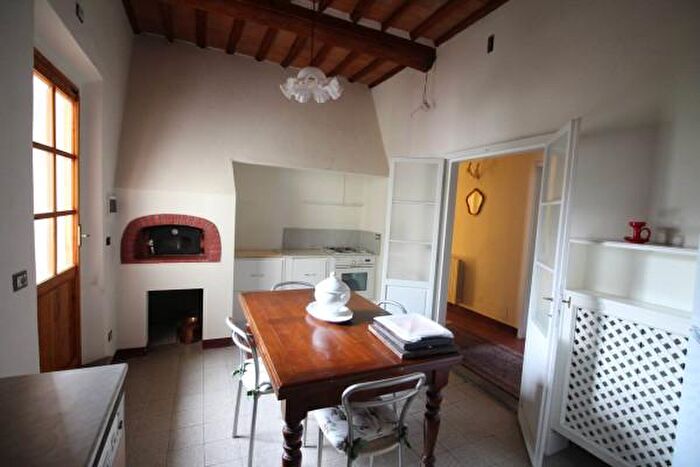 Appartamento con 6 locali in vendita in Piazza del Popolo, Montespertoli