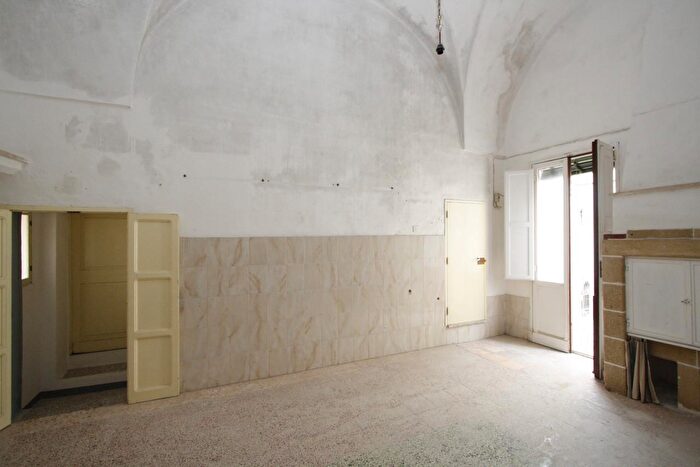 Casa trilocale in vendita in Via Crispi Parabita, Parabita