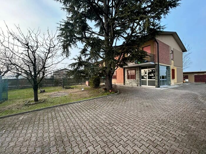Casa trilocale in vendita in Mirandola