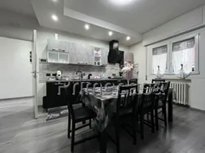 Casa quadrilocale in vendita in Novellara