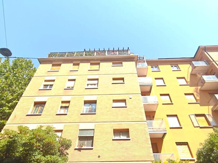 Appartamento trilocale in affitto in Via dell'Isonzo, Costa, Bologna