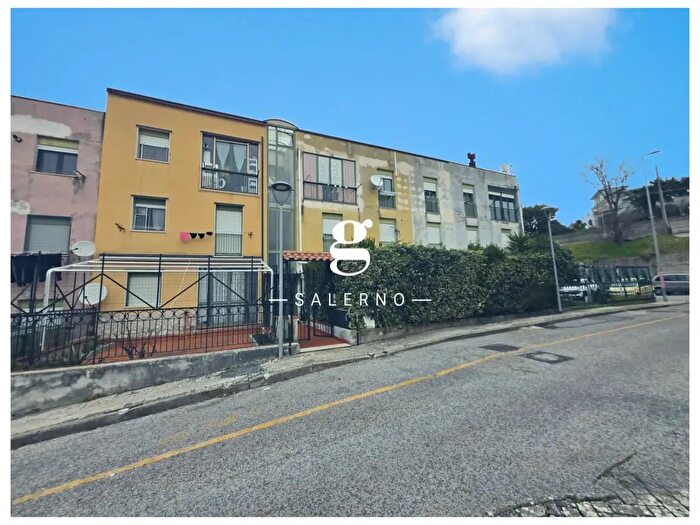 Appartamento quadrilocale in vendita in Via Monte Bellara, Salerno