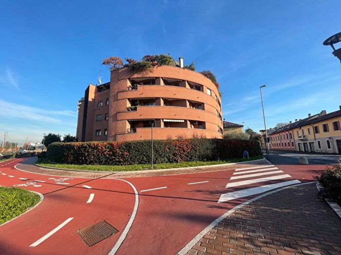 Appartamento bilocale in affitto in via Cesare Battisti, Cascina del Bruno, Arcore