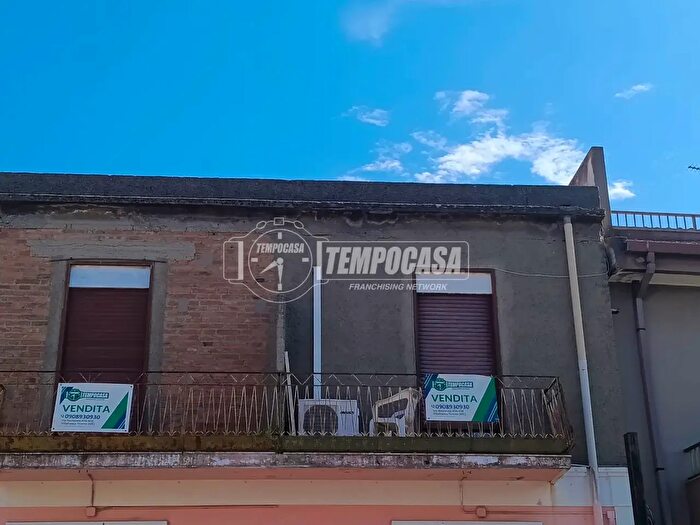 Casa con 6 locali in vendita in Vicolo III Nazionale, Saponara