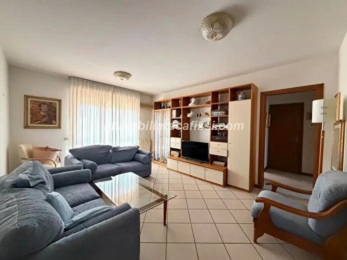 Appartamento quadrilocale in vendita in Baccheretana, Carmignano