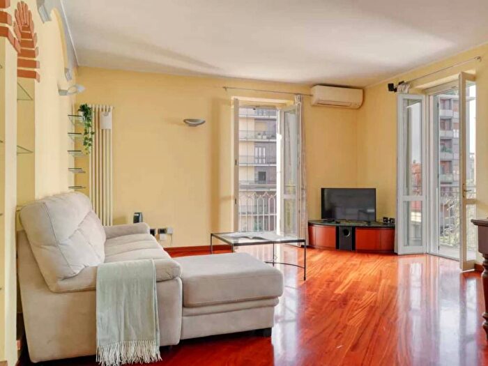Appartamento trilocale in affitto in Viale Beatrice d'Este, Quadronno Crocetta, Milano