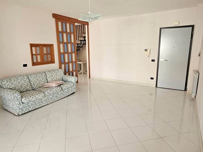 Appartamento con 5 locali in affitto in Via Francesco De Renzis, Casolla, Caserta