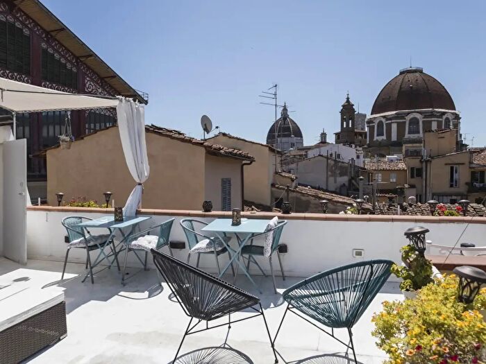 Appartamento con 6 locali in vendita in Firenze