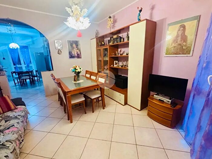 Appartamento trilocale in vendita in Via l Zuccoli, Monza