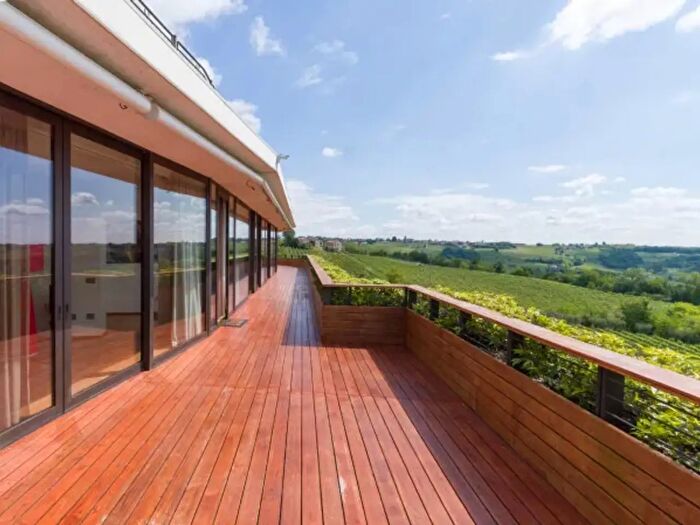 Casa con 6 locali in vendita in Via Patrioti, Refrontolo