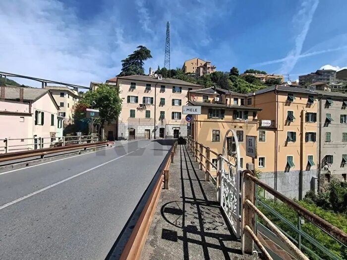 Appartamento con 7 locali in vendita in Via Fondocrosa, Mele