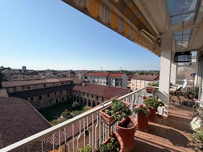 Appartamento con 6 locali in vendita in Via Luigi Marchino, Casale Monferrato
