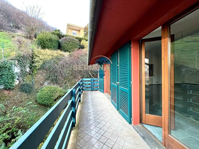 Appartamento trilocale in vendita in Via Torino, Albino